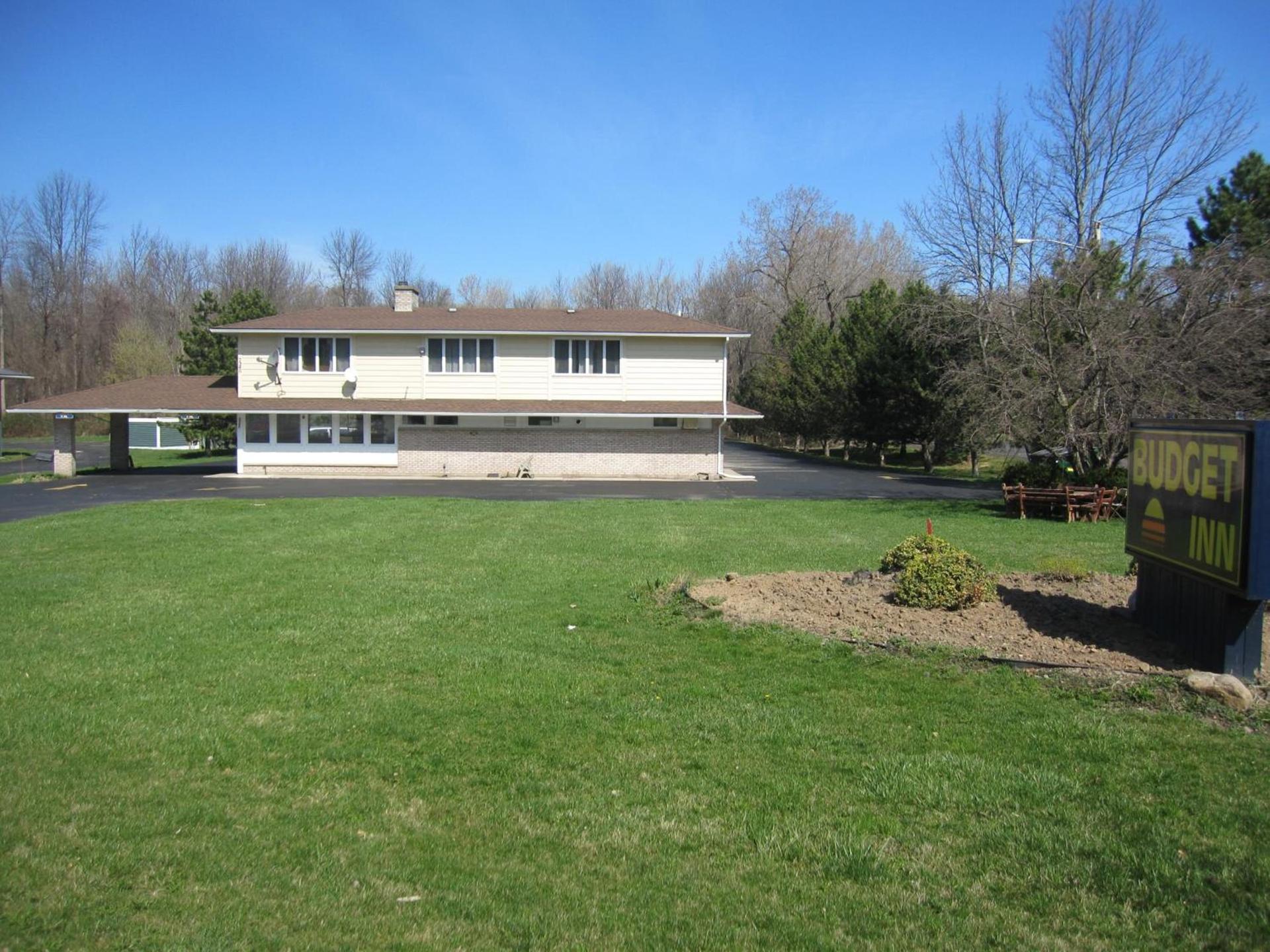 Budget Inn Fairport photo 2