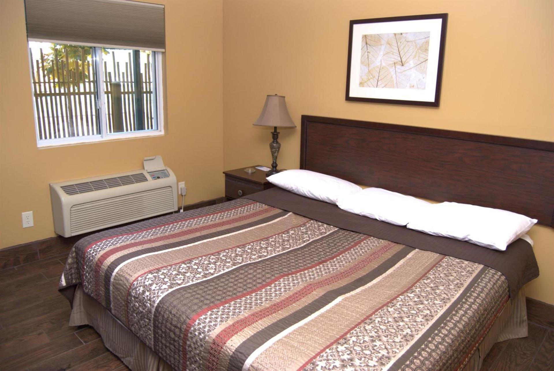 Commodore Resort photo 36