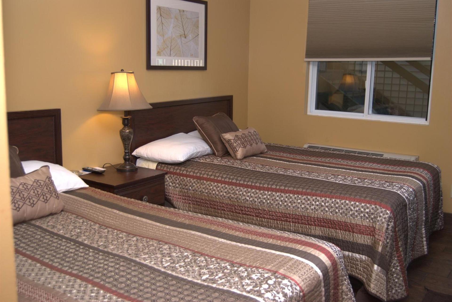 Commodore Resort photo 9