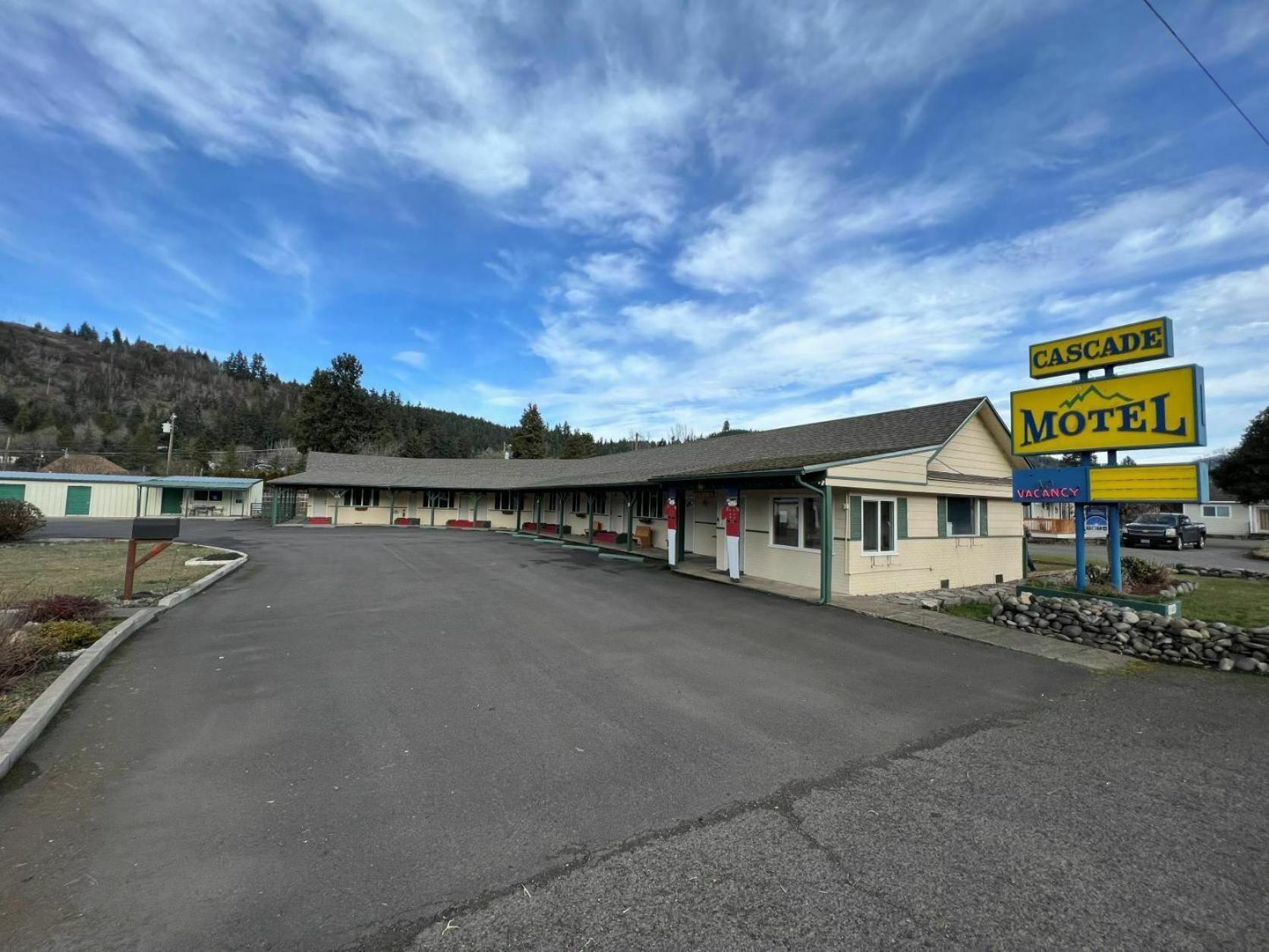 Cascade Motel photo 9