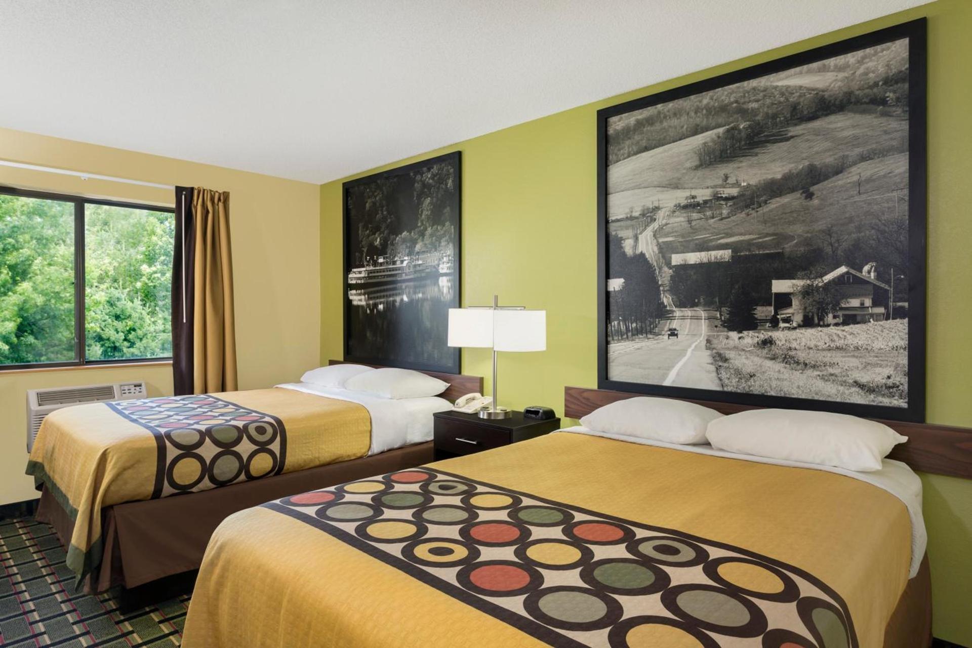 Super 8 by Wyndham Marietta photo 3