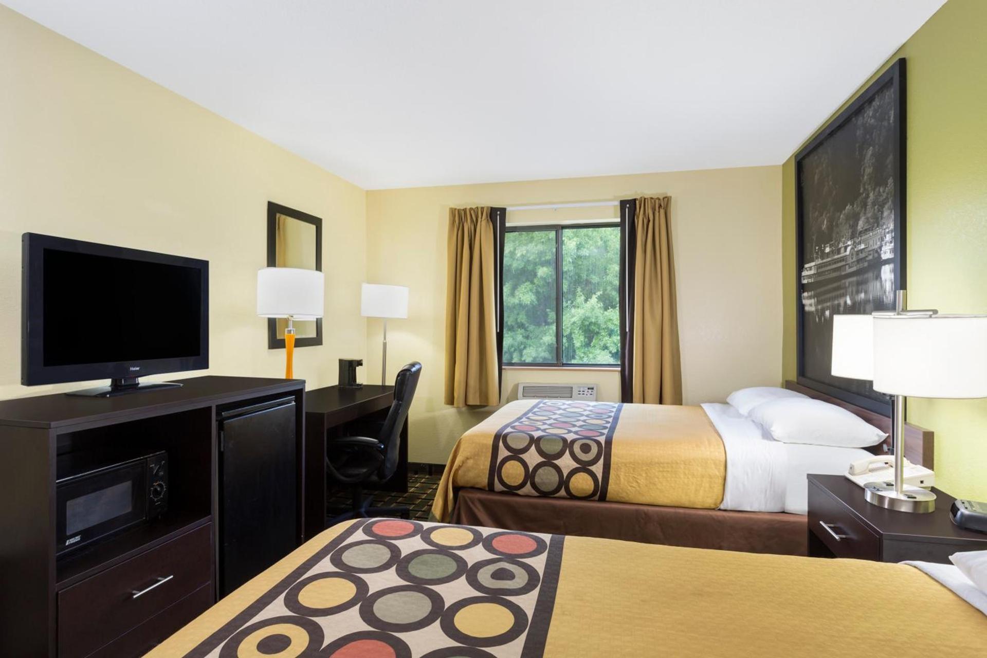 Super 8 by Wyndham Marietta photo 4
