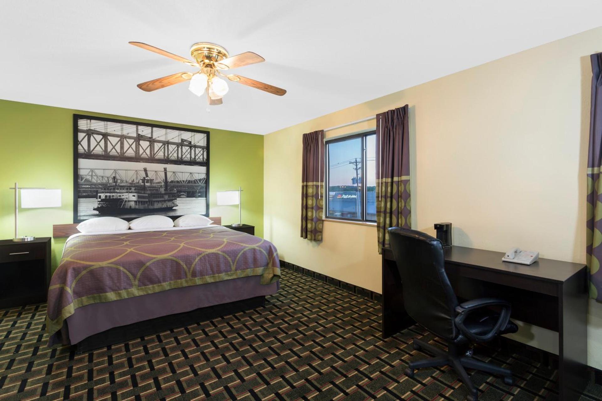 Super 8 by Wyndham Marietta photo 9