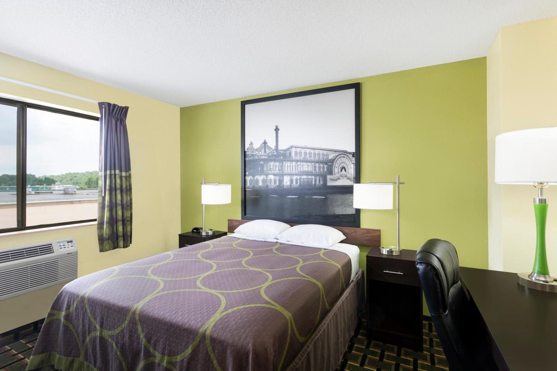 Super 8 by Wyndham Marietta photo 15