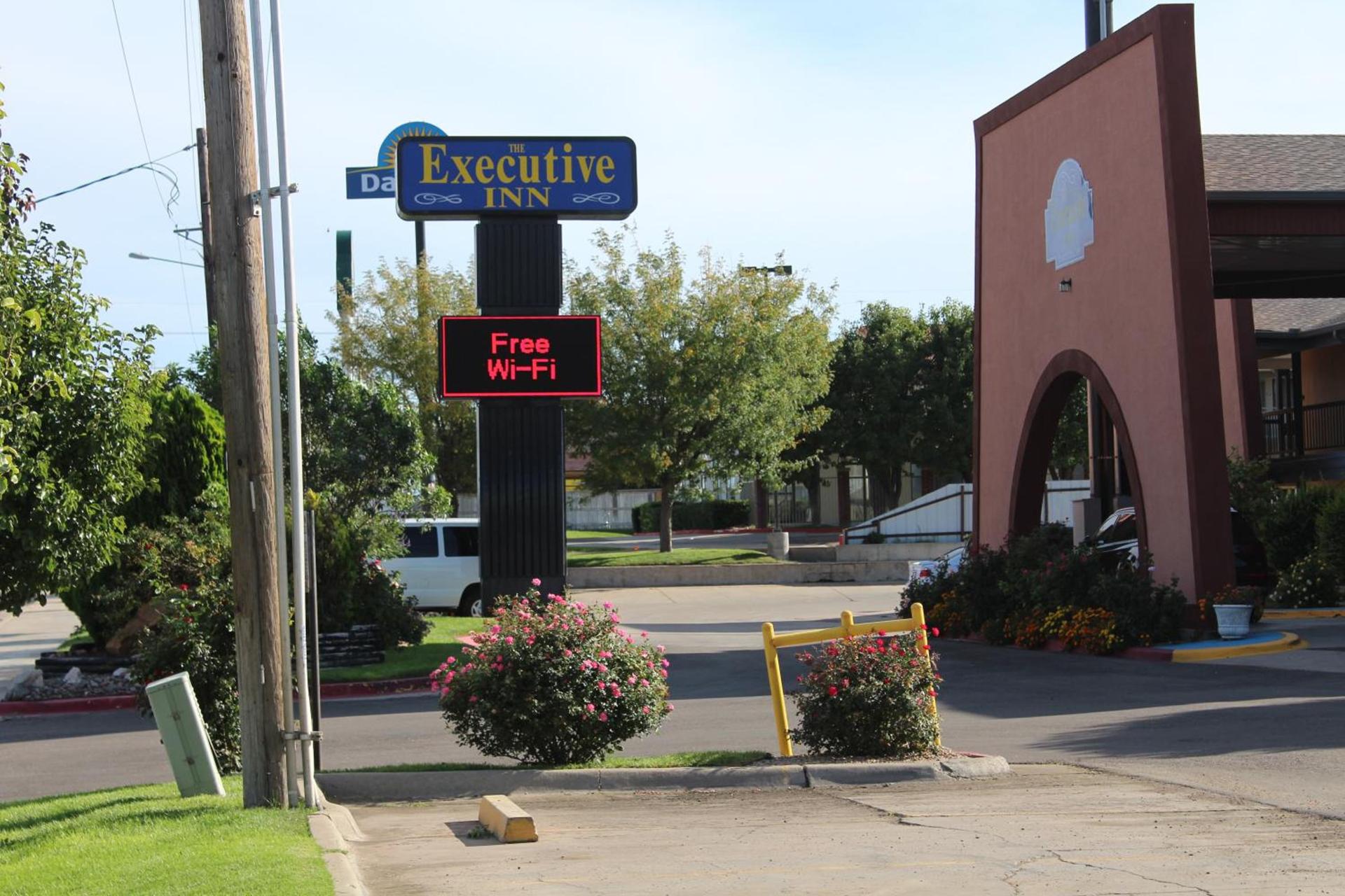 The Executive Inn & Suites photo 6