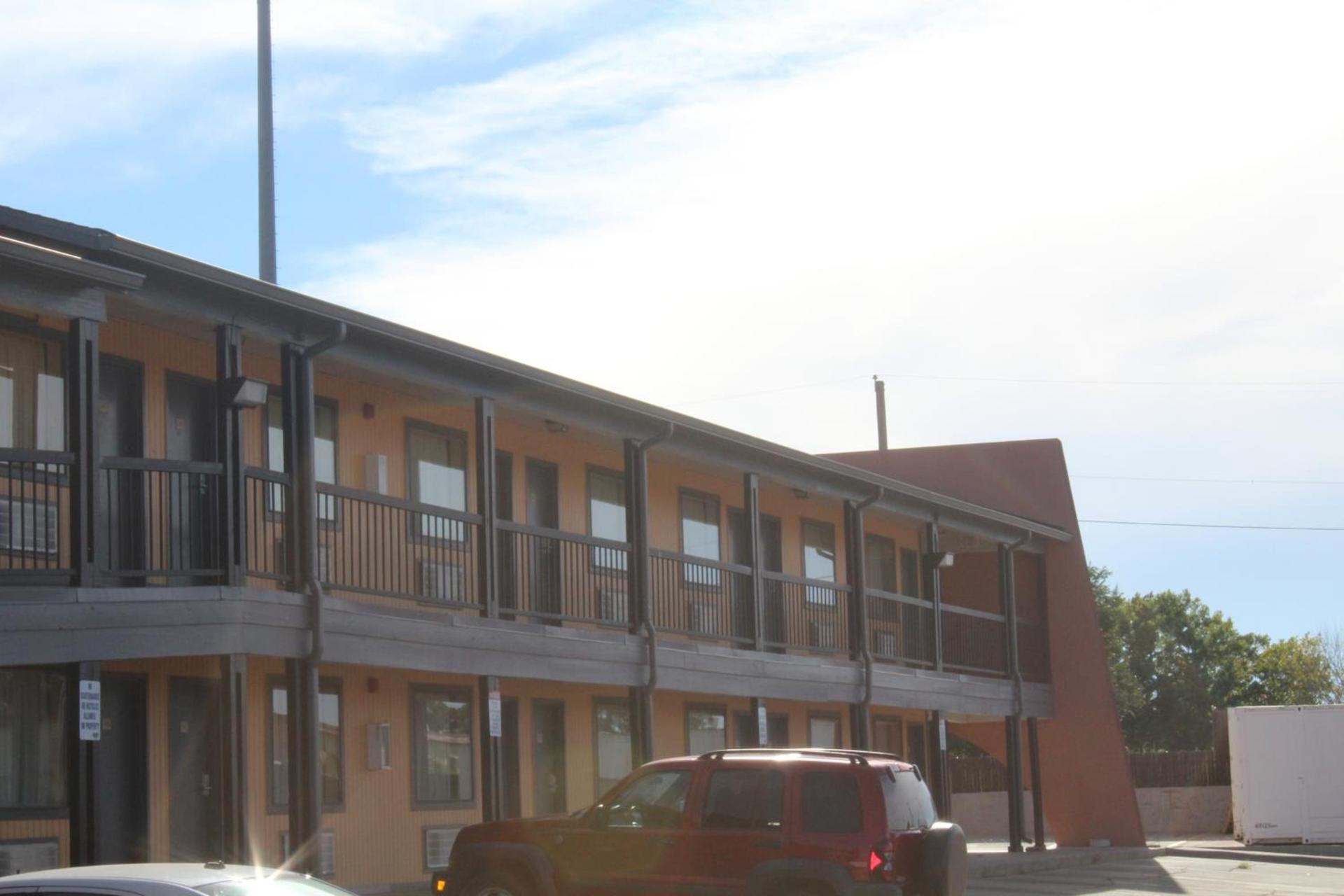 The Executive Inn & Suites photo 8