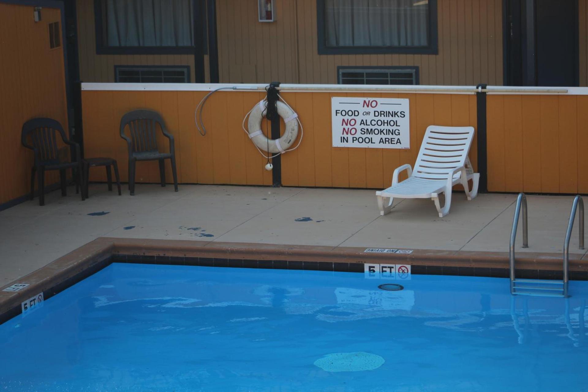 The Executive Inn & Suites photo 17