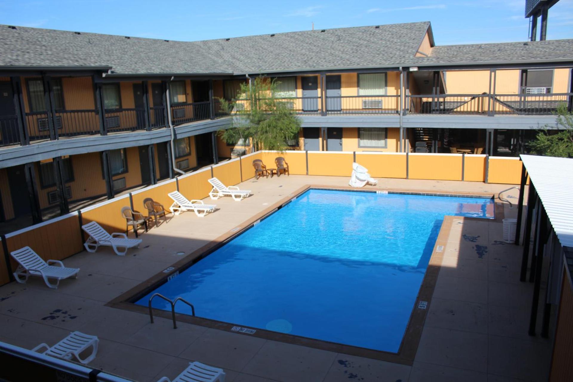 The Executive Inn & Suites photo 22