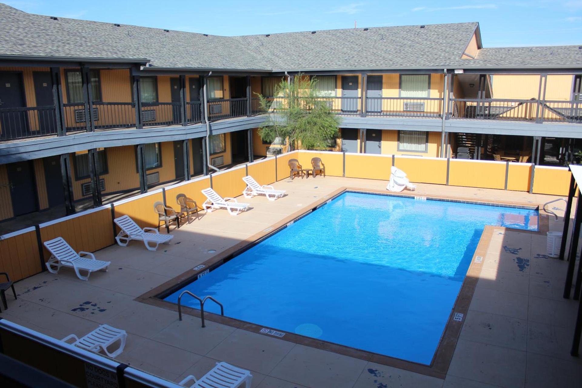 The Executive Inn & Suites photo 25
