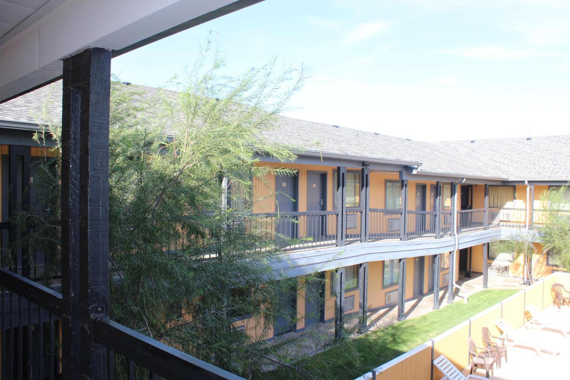 The Executive Inn & Suites photo 26