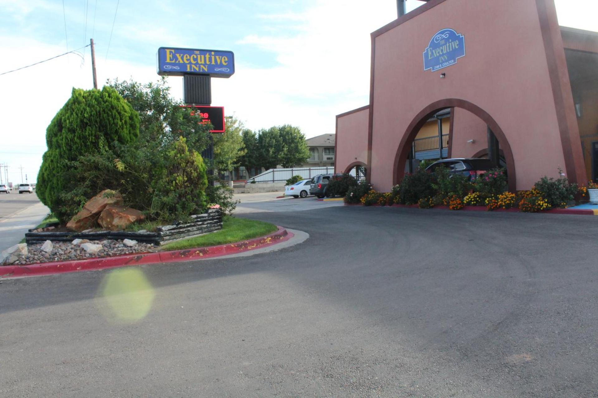 The Executive Inn & Suites photo 39