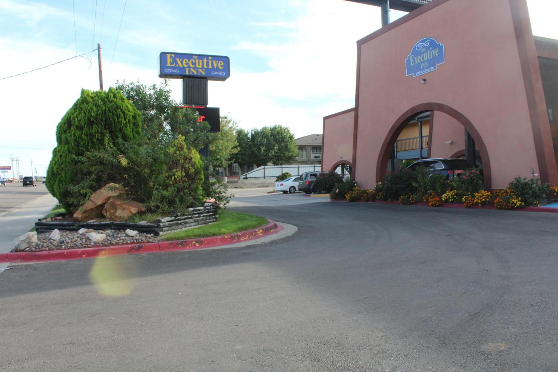 The Executive Inn & Suites photo 41