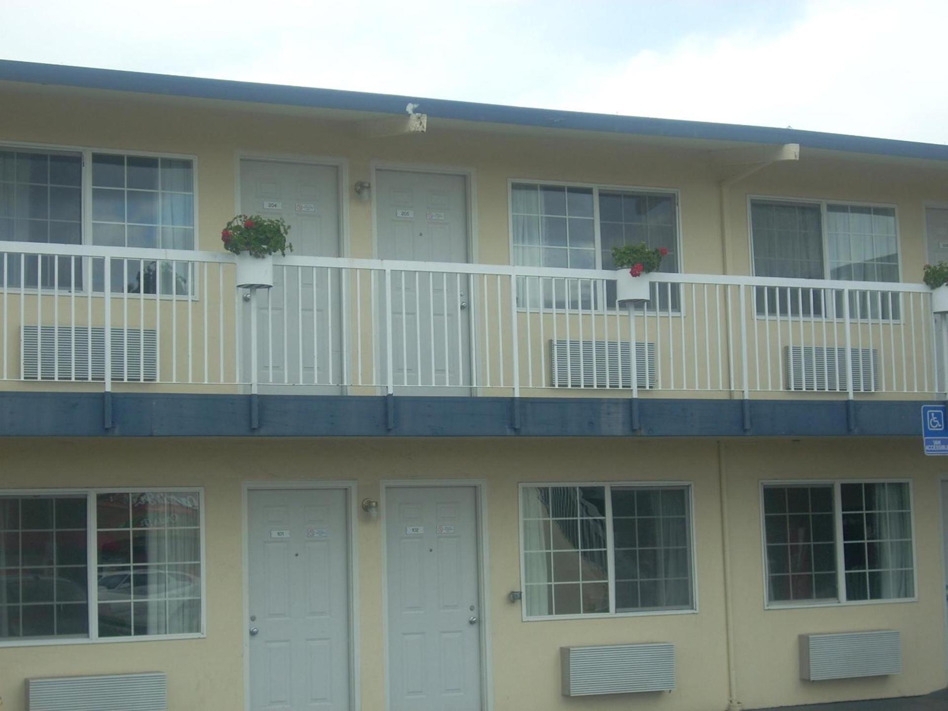 Economy Inn Seaside photo 8