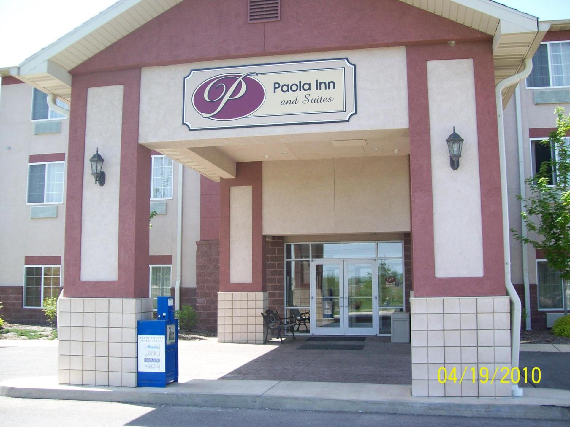 Paola Inn and Suites photo 3