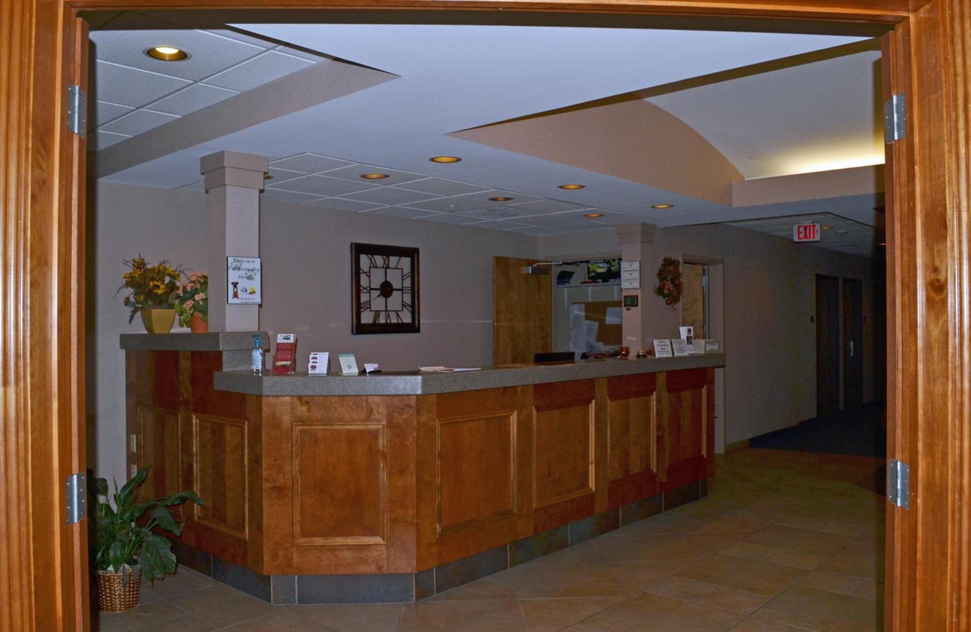 Paola Inn and Suites photo 10