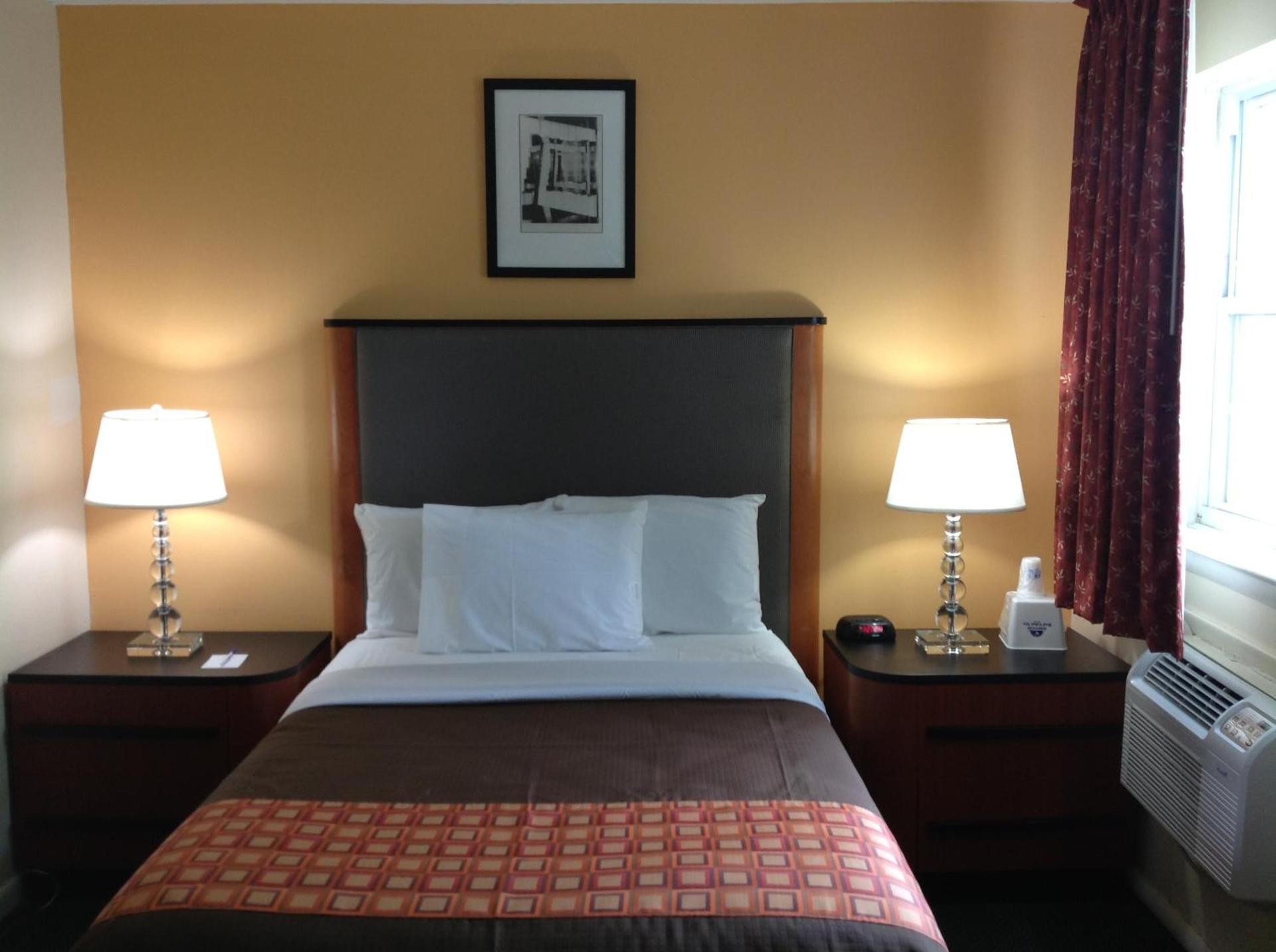 Media Inn & Suites photo 18