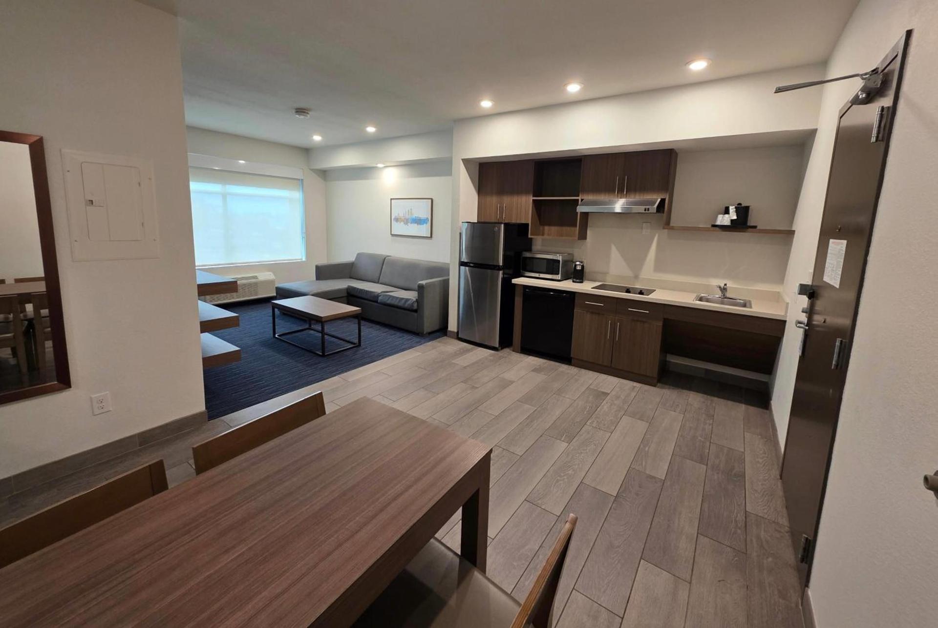 Hawthorn Extended Stay Austin North - Round Rock photo 25