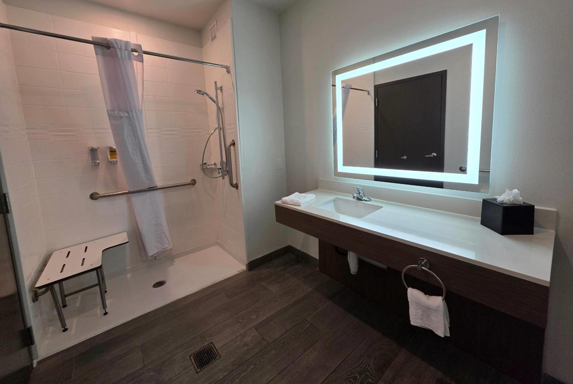 Hawthorn Extended Stay Austin North - Round Rock photo 7
