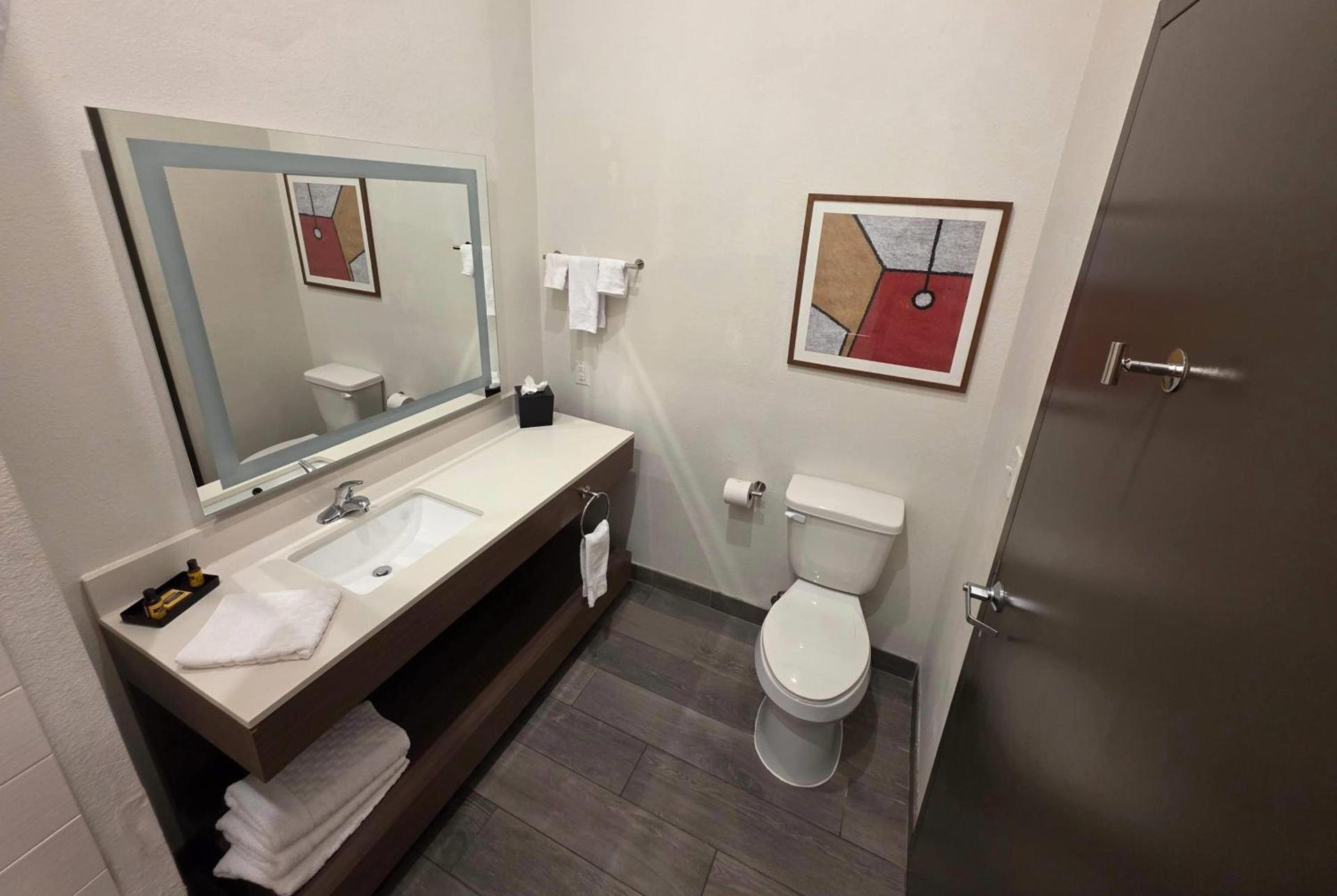 Hawthorn Extended Stay Austin North - Round Rock photo 6