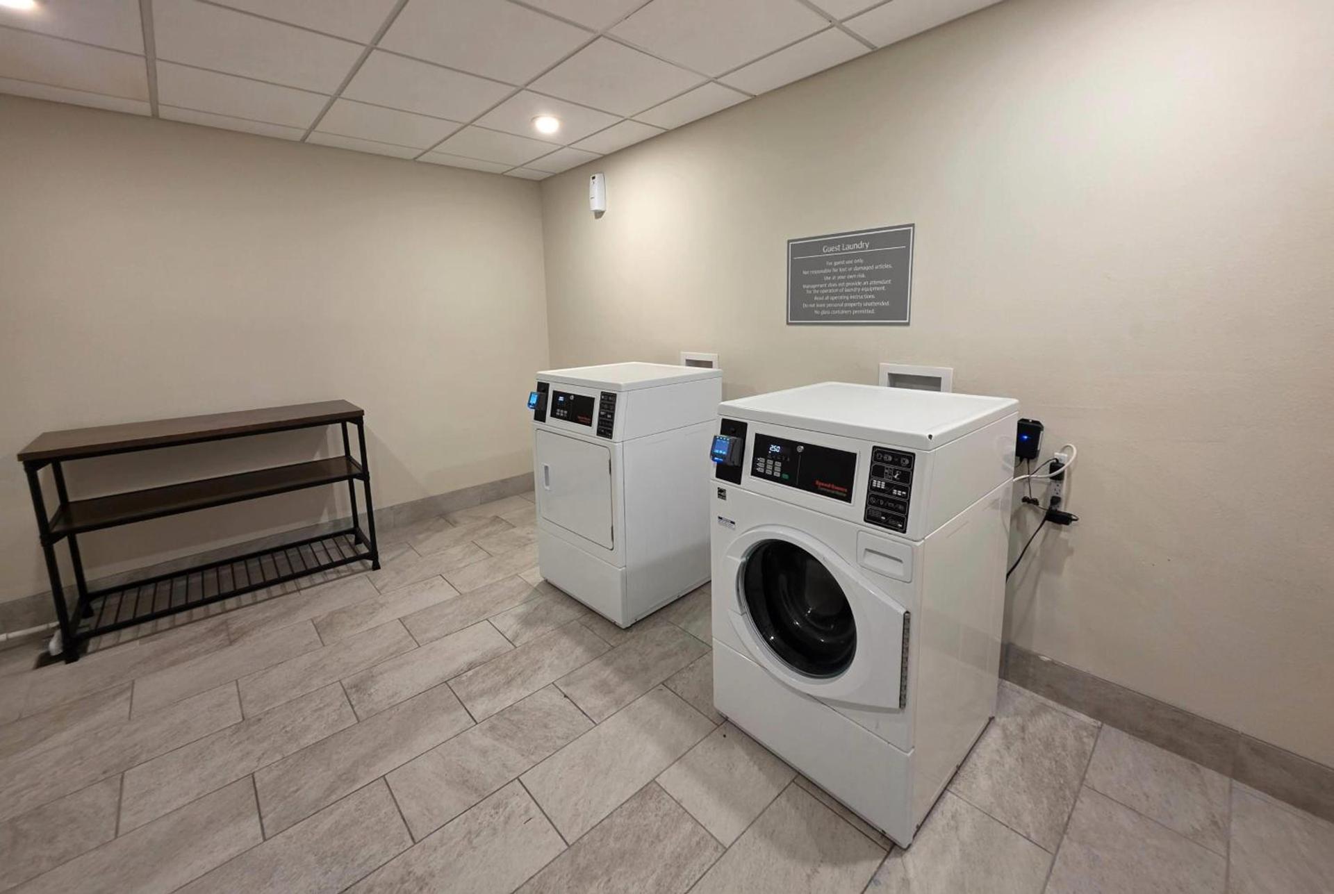 Hawthorn Extended Stay Austin North - Round Rock photo 2