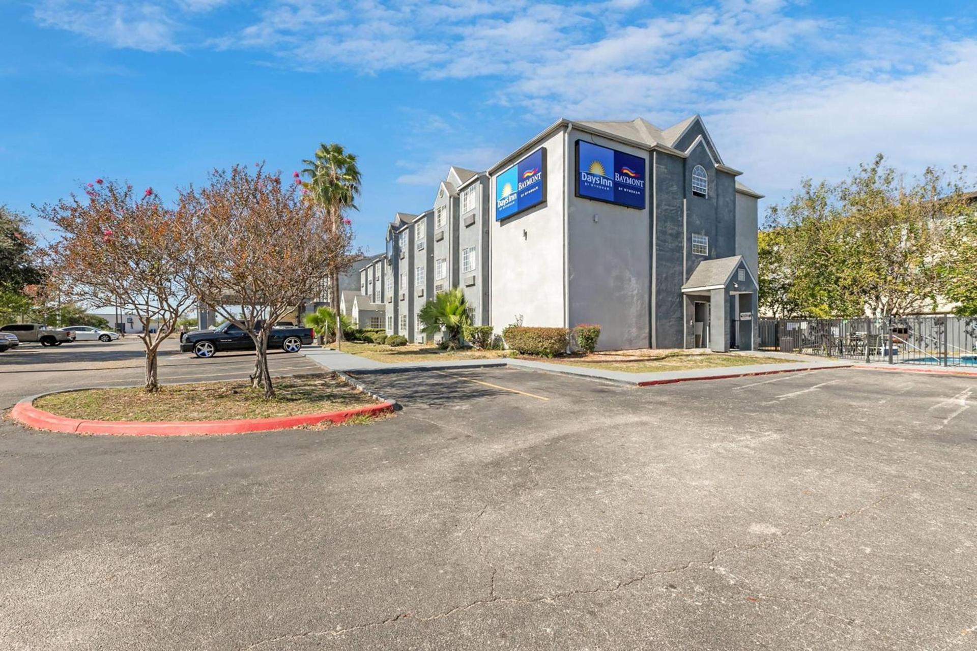 Baymont by Wyndham San Antonio Downtown photo 28
