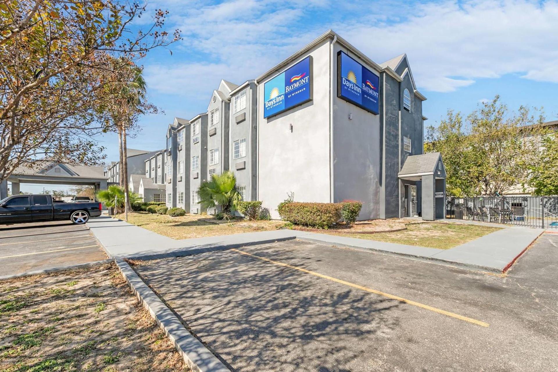 Baymont by Wyndham San Antonio Downtown photo 27
