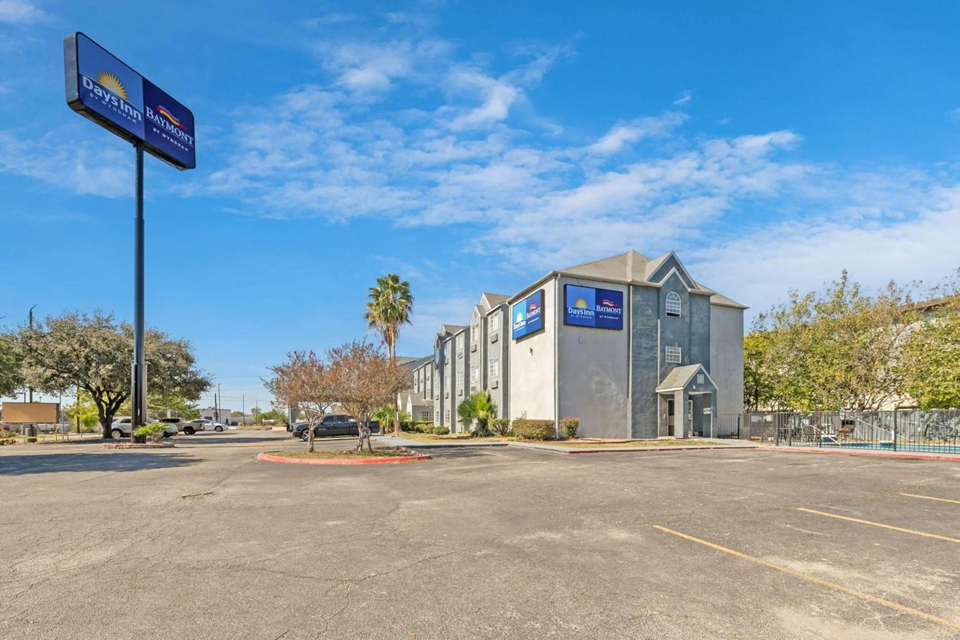 Baymont by Wyndham San Antonio Downtown photo 26