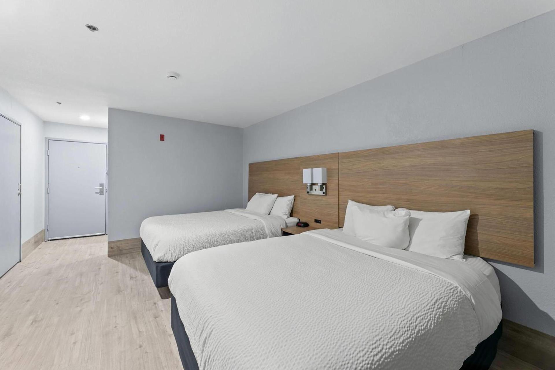 Baymont by Wyndham San Antonio Downtown photo 16