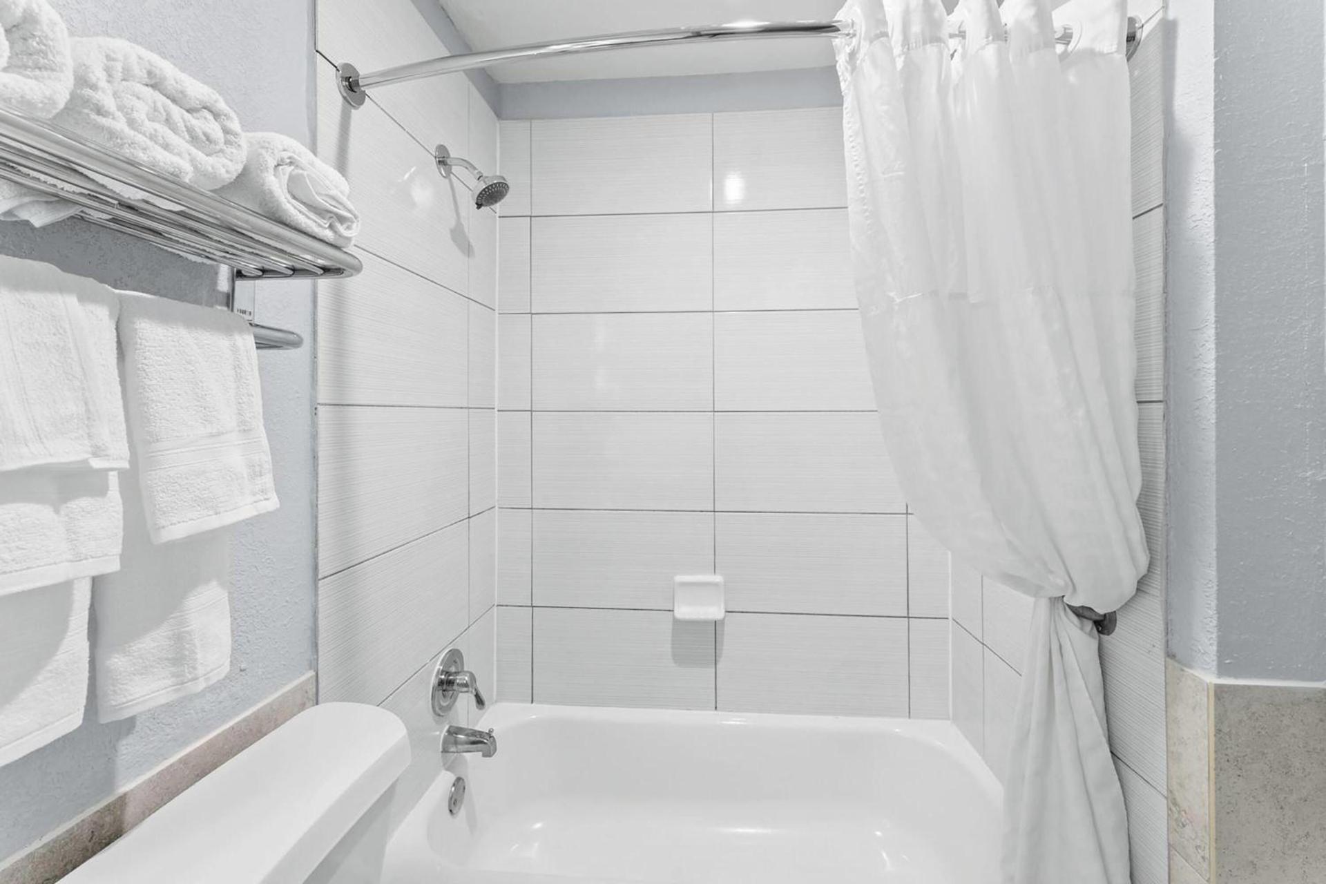 Baymont by Wyndham San Antonio Downtown photo 10