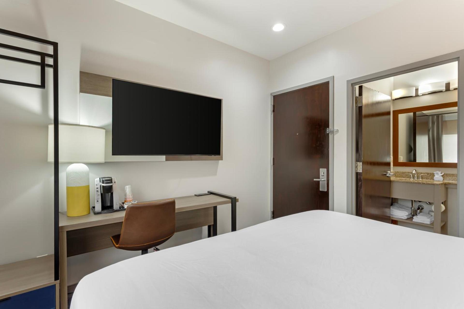 Comfort Inn Staten Island photo 56