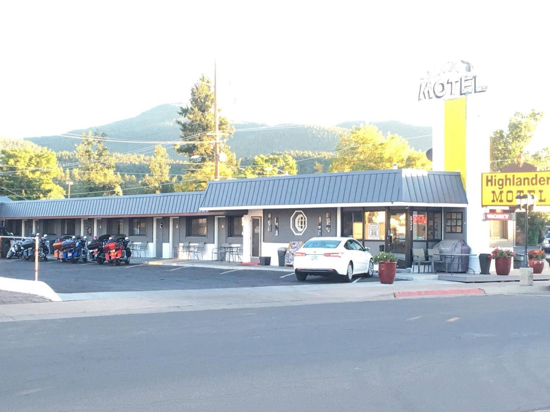 Highlander Motel photo 22