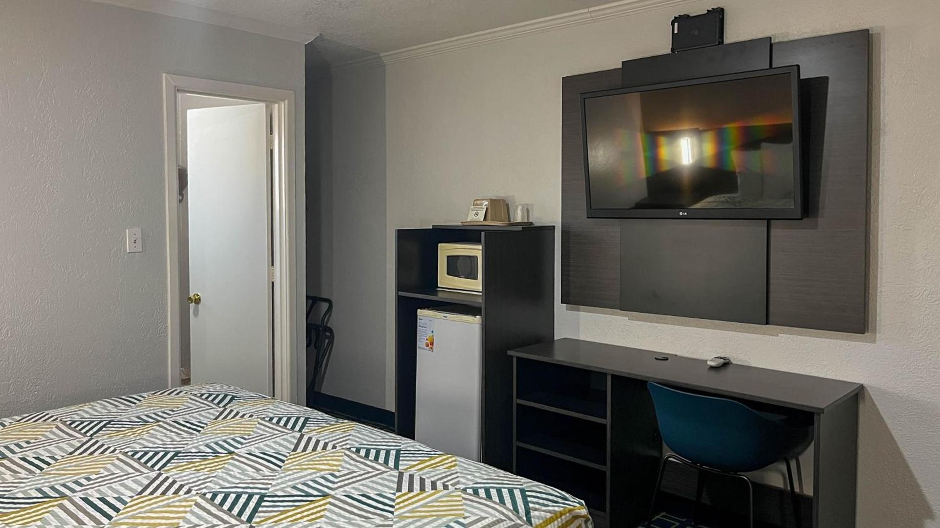 Motel 6 - Lamesa, TX photo 42