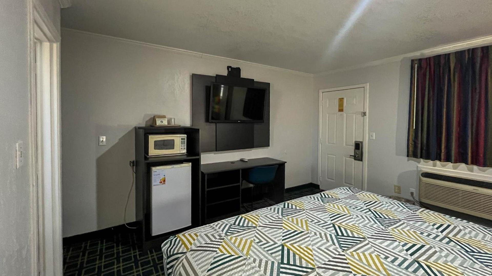 Motel 6 - Lamesa, TX photo 41
