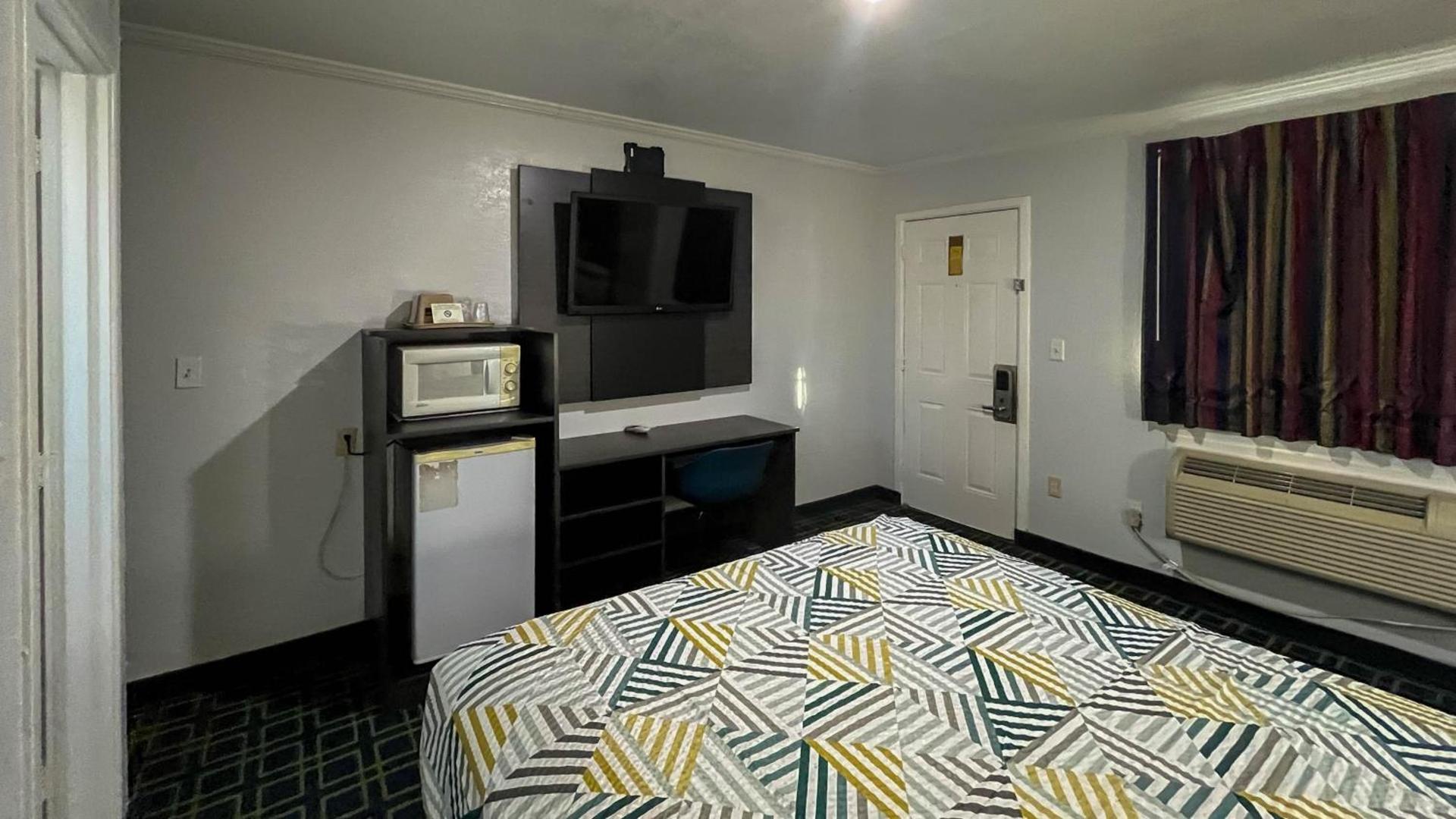 Motel 6 - Lamesa, TX photo 35