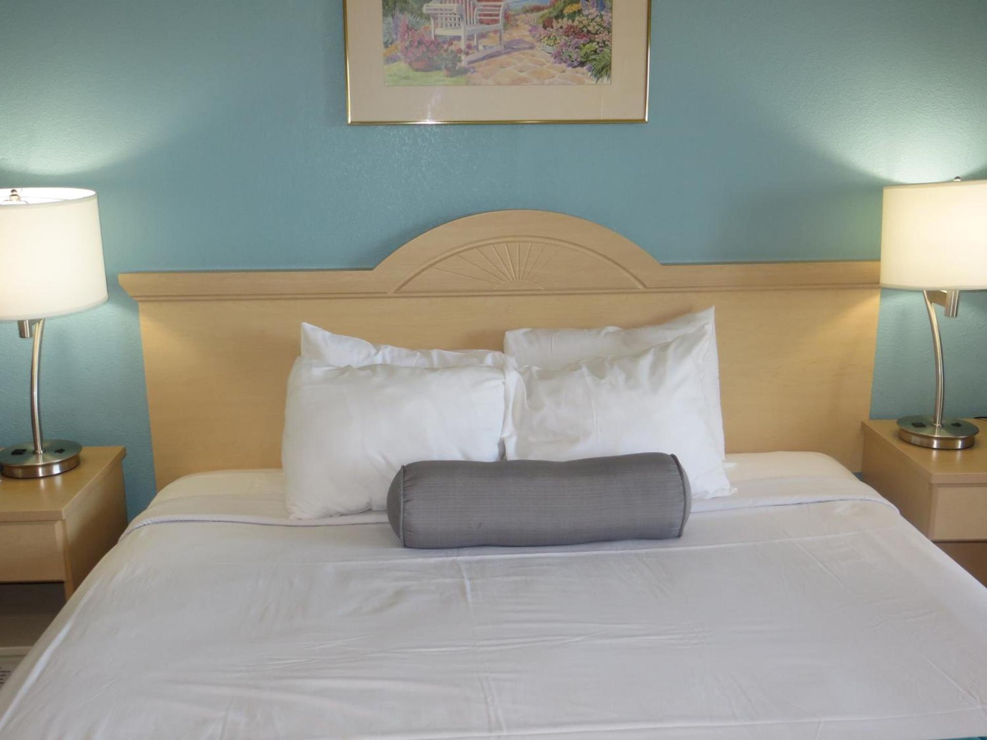 Howard Johnson by Wyndham Santa Cruz photo 75
