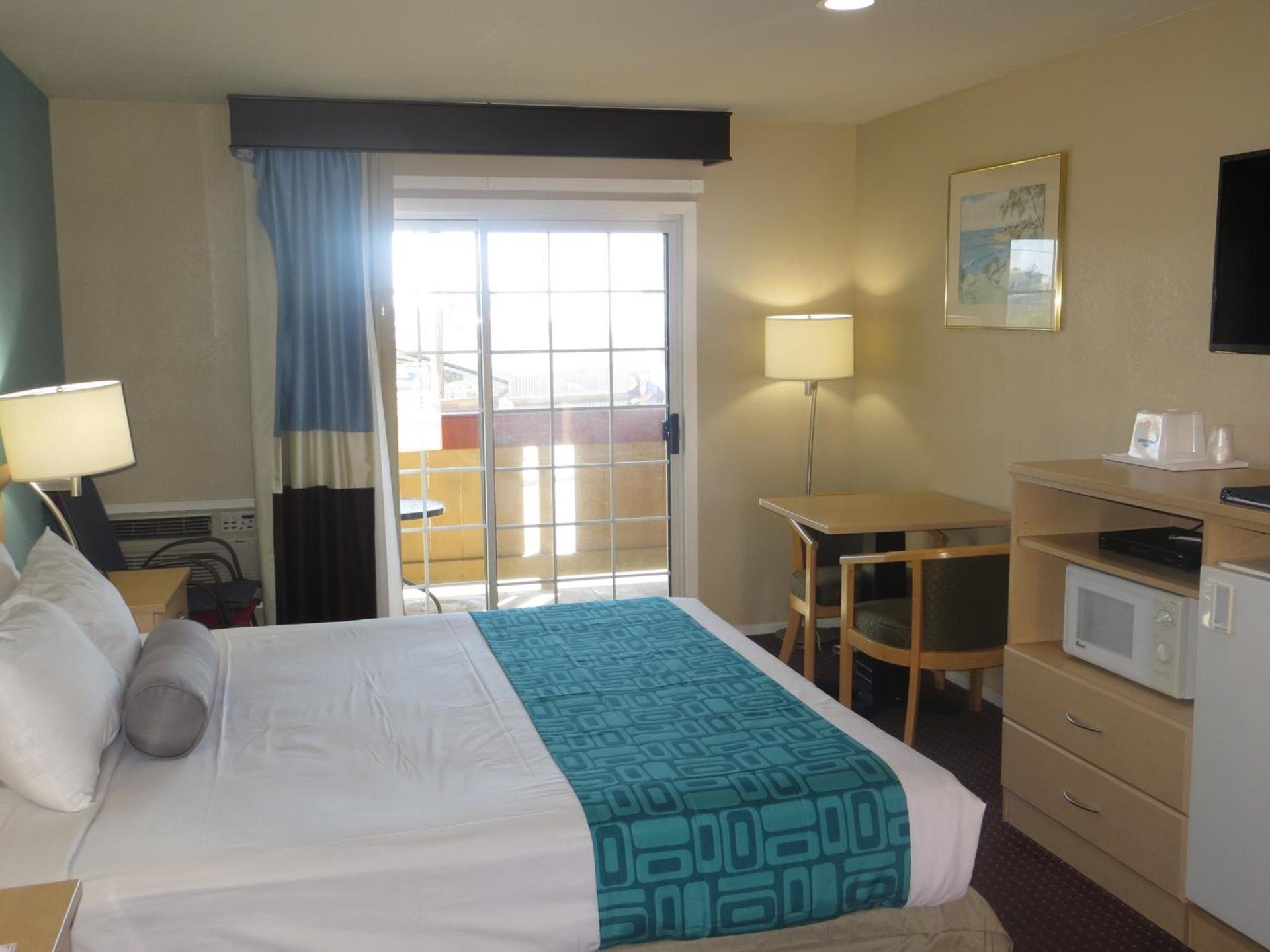 Howard Johnson by Wyndham Santa Cruz photo 72