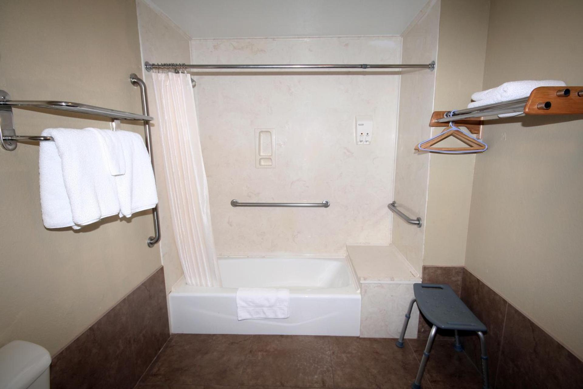 Edinburg Executive Inn photo 11
