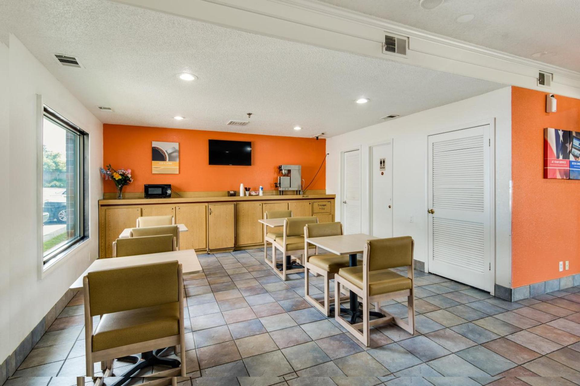 Motel 6-Waukegan, IL photo 11