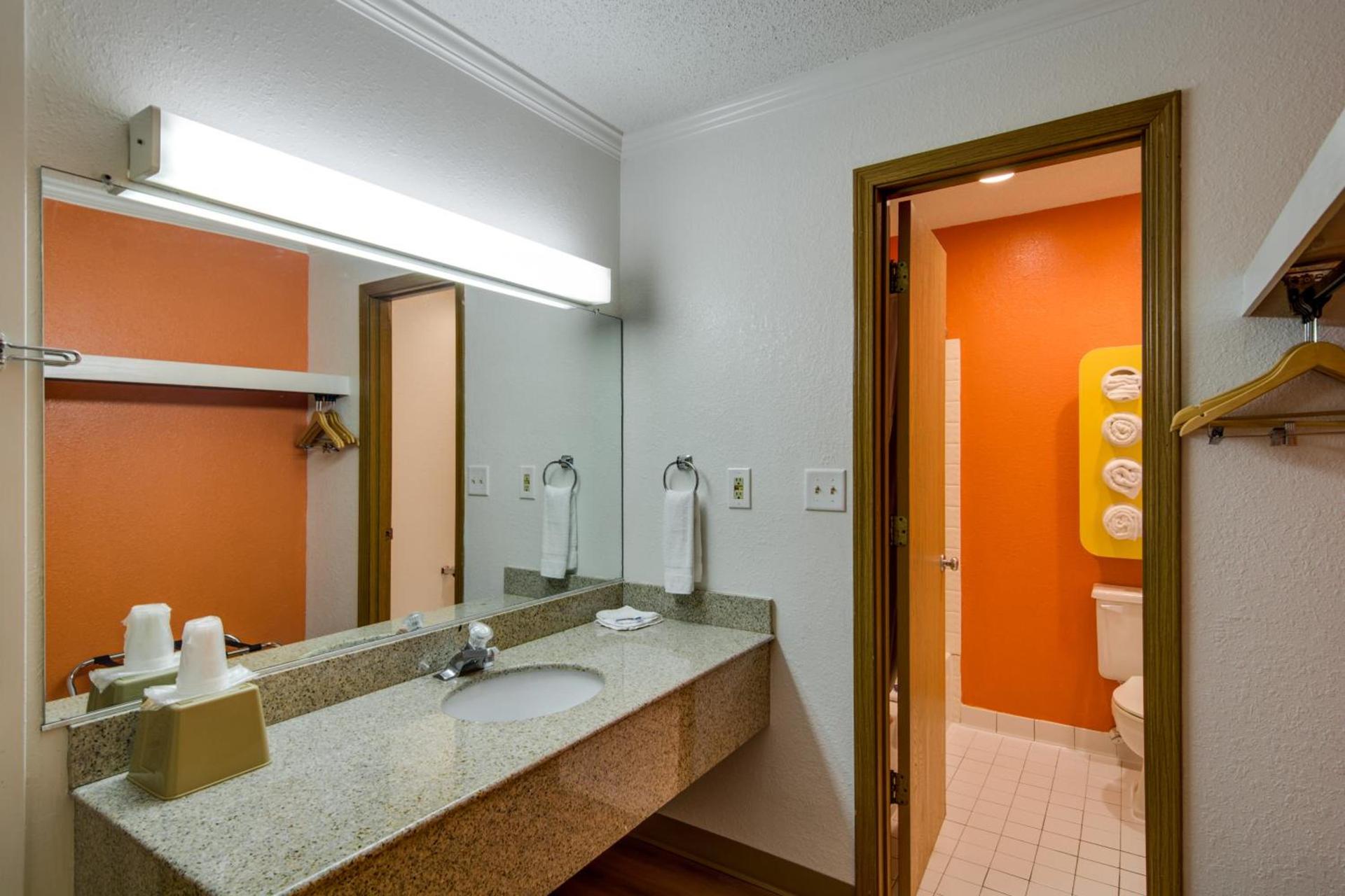 Motel 6-Waukegan, IL photo 27