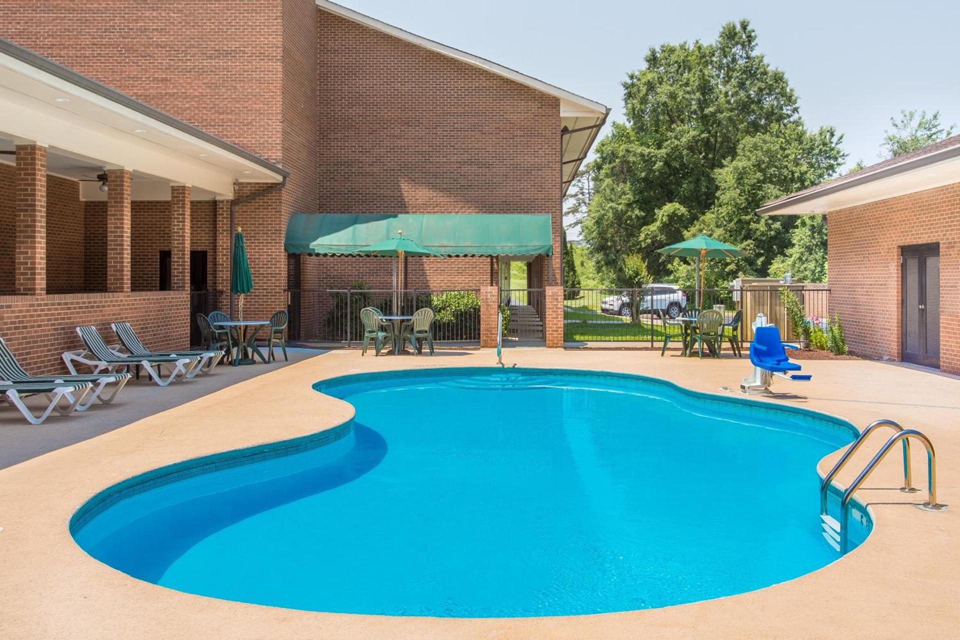 Days Inn by Wyndham Lexington photo 24
