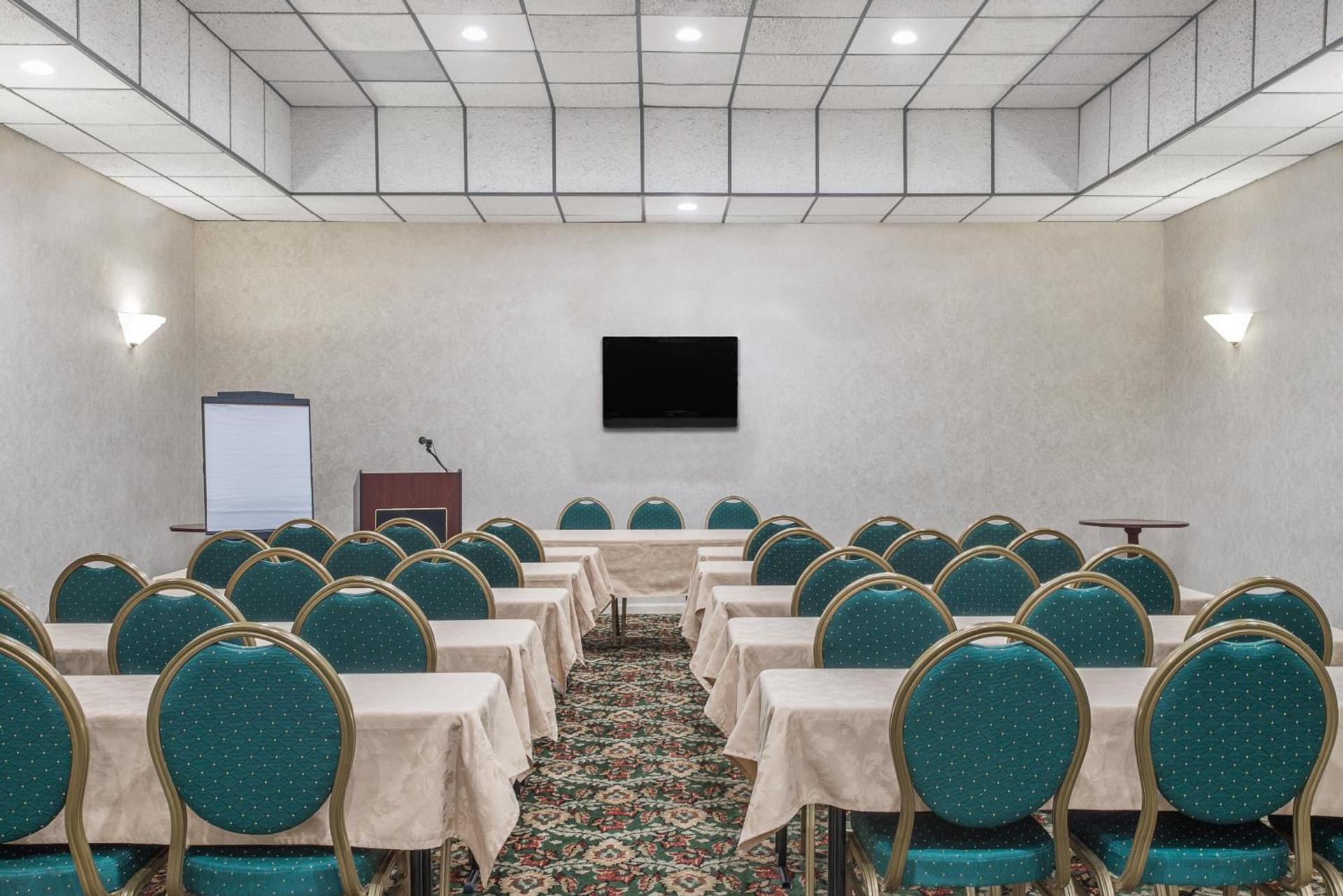Howard Johnson by Wyndham Saugerties photo 17