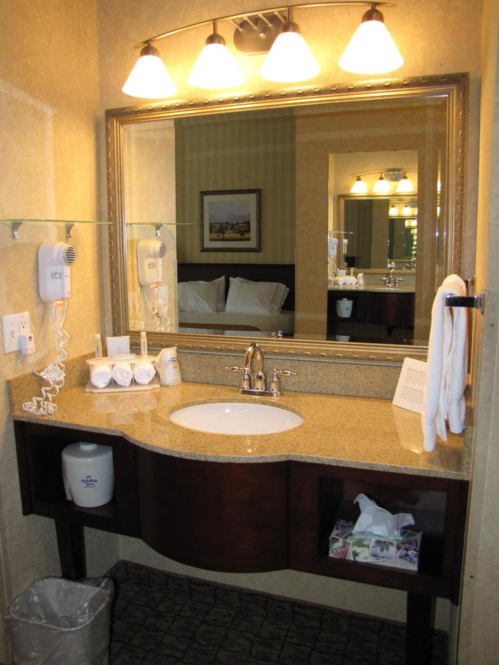 Holiday Inn Express Wenatchee by IHG photo 2