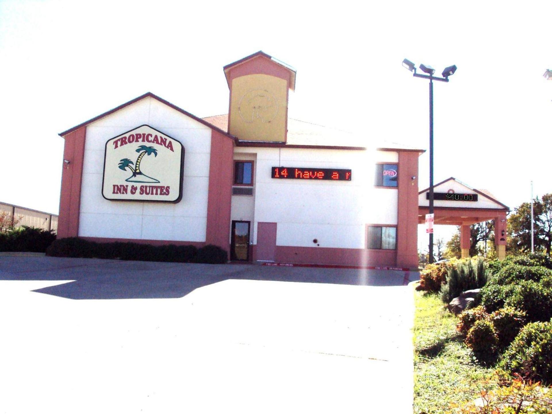 Tropicana Inn and Suites photo 1