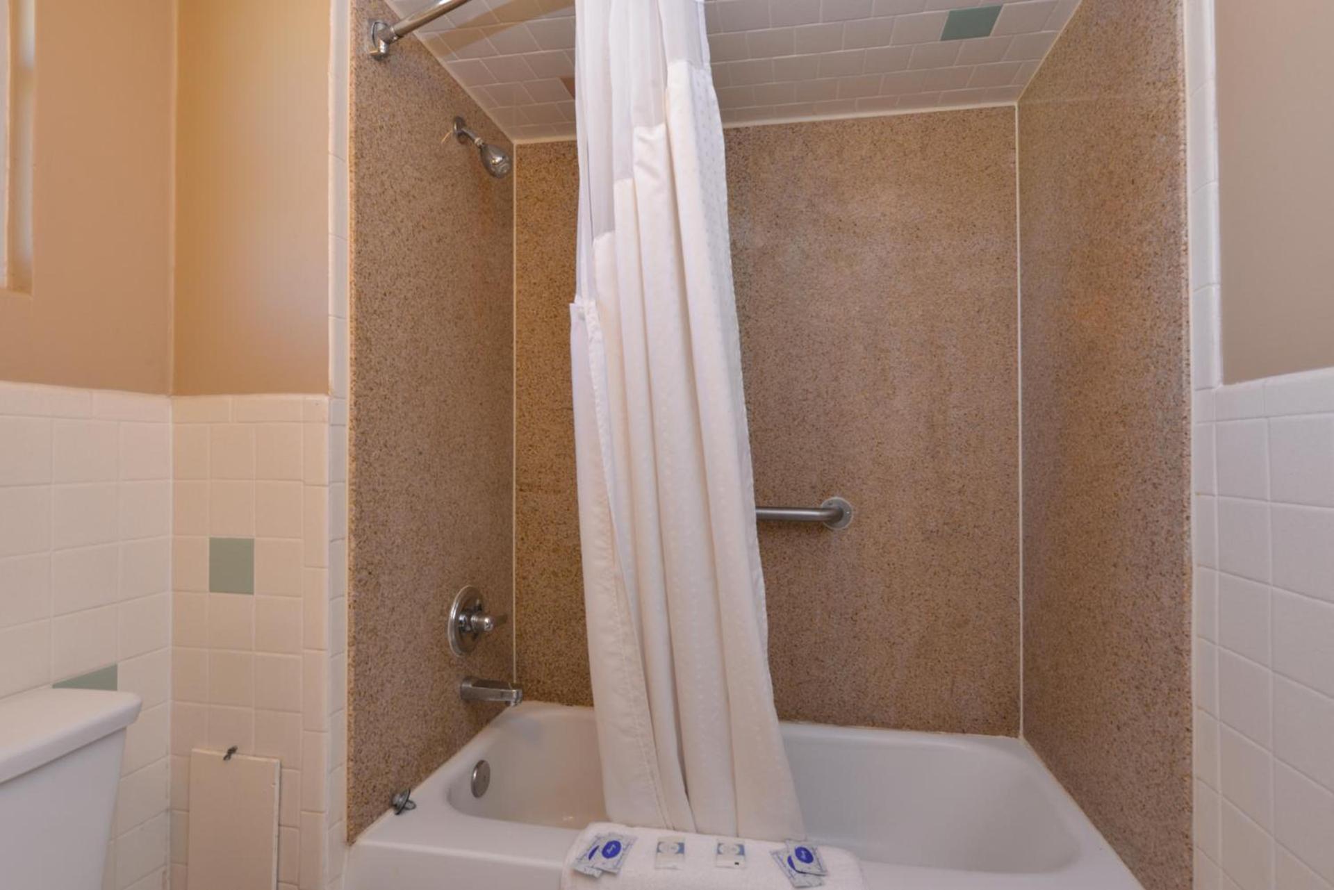 Ranch House Motel photo 14
