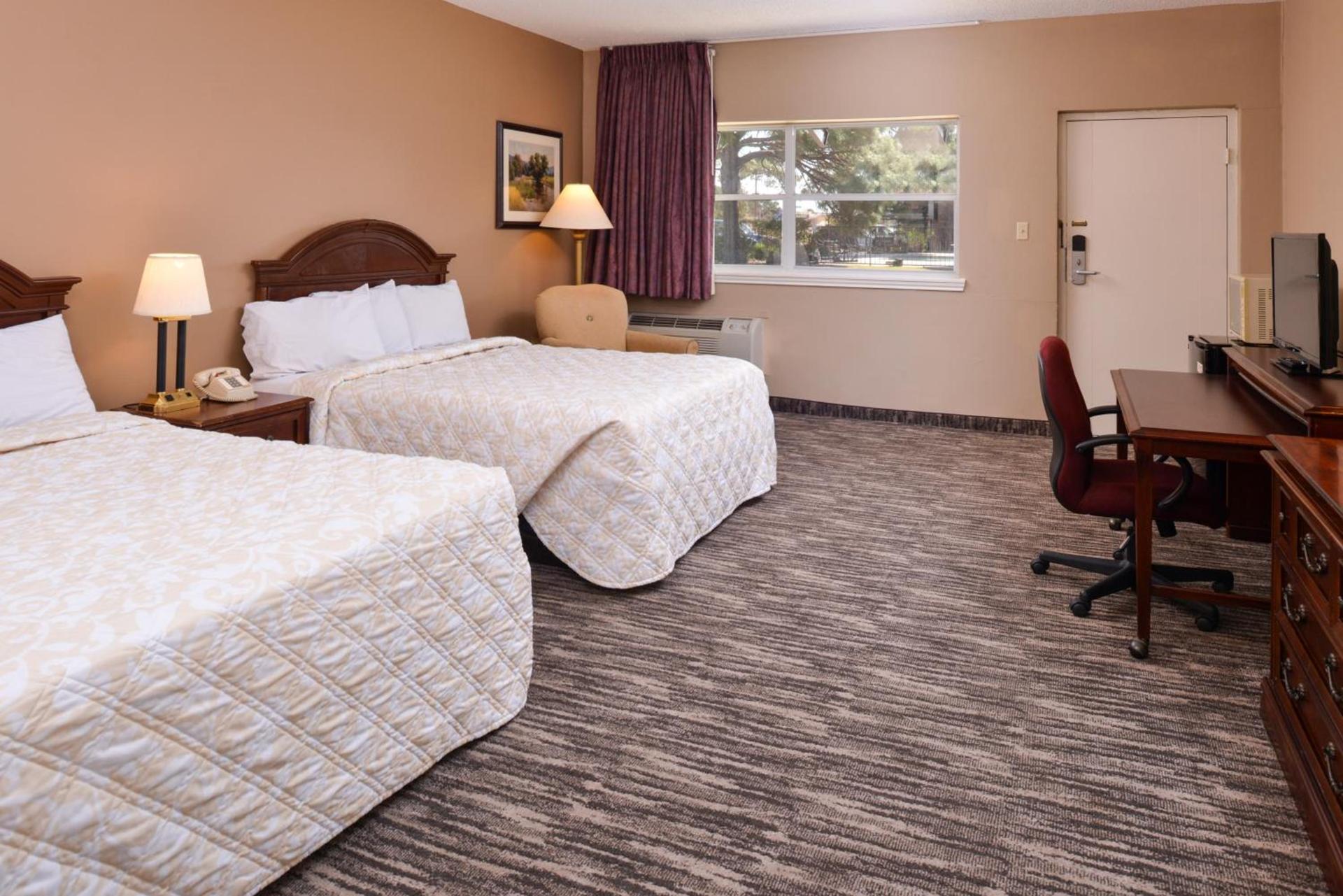 Ranch House Motel photo 11