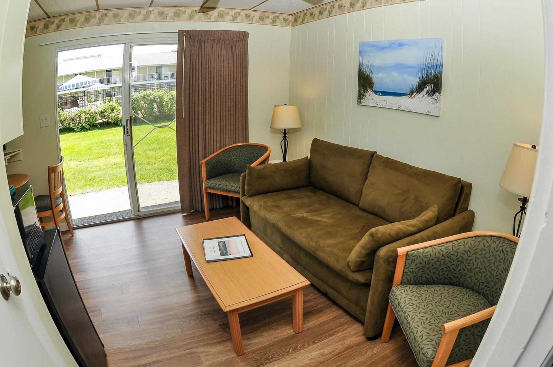 Friendship Oceanfront Suites photo 6
