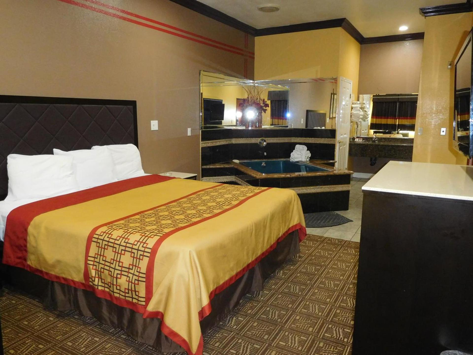 Diamond Inn photo 22