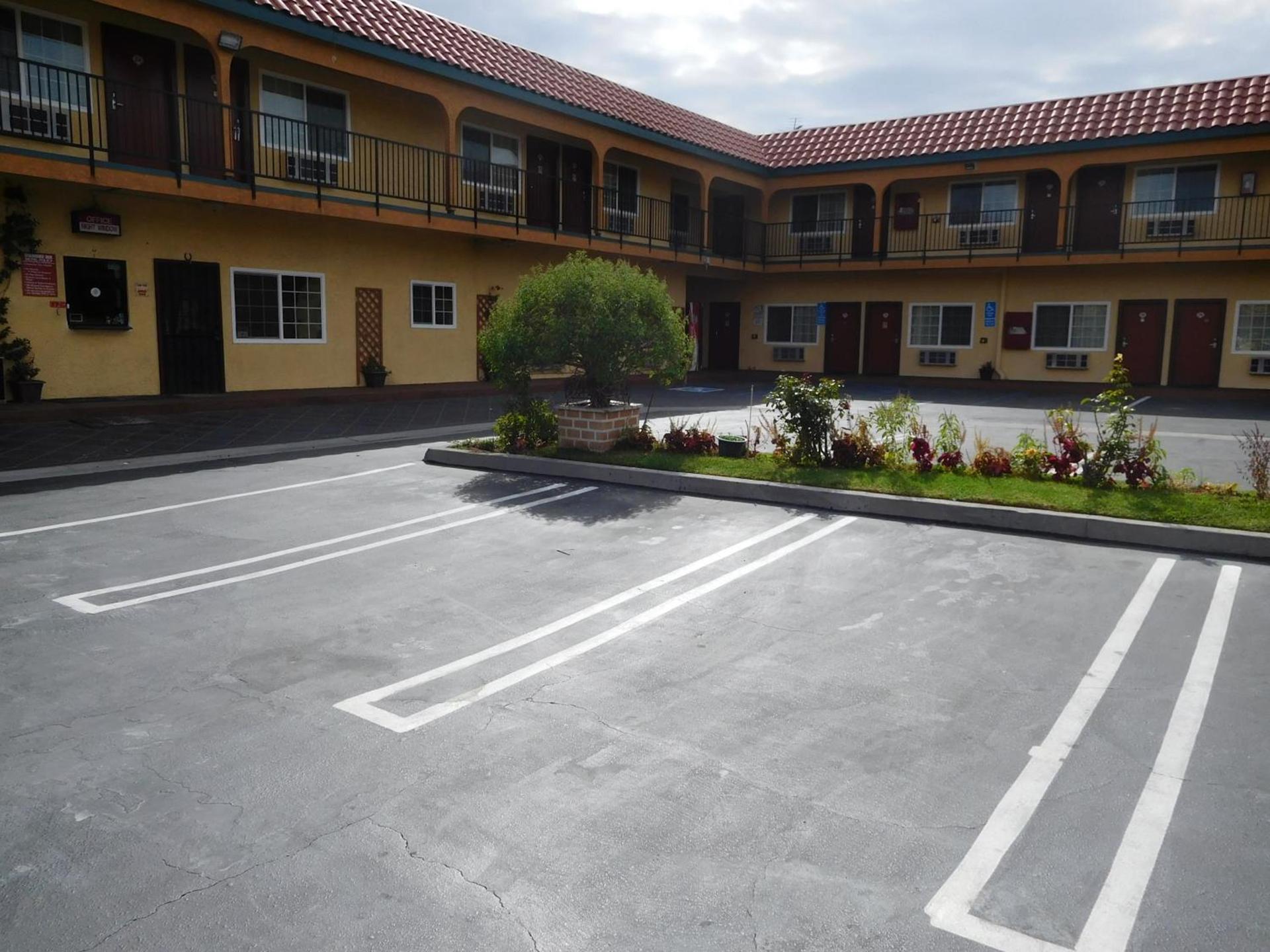 Diamond Inn photo 17