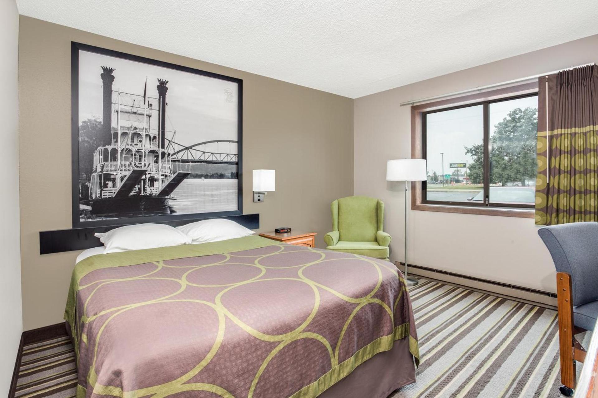 Super 8 by Wyndham Green Bay Near Stadium photo 25
