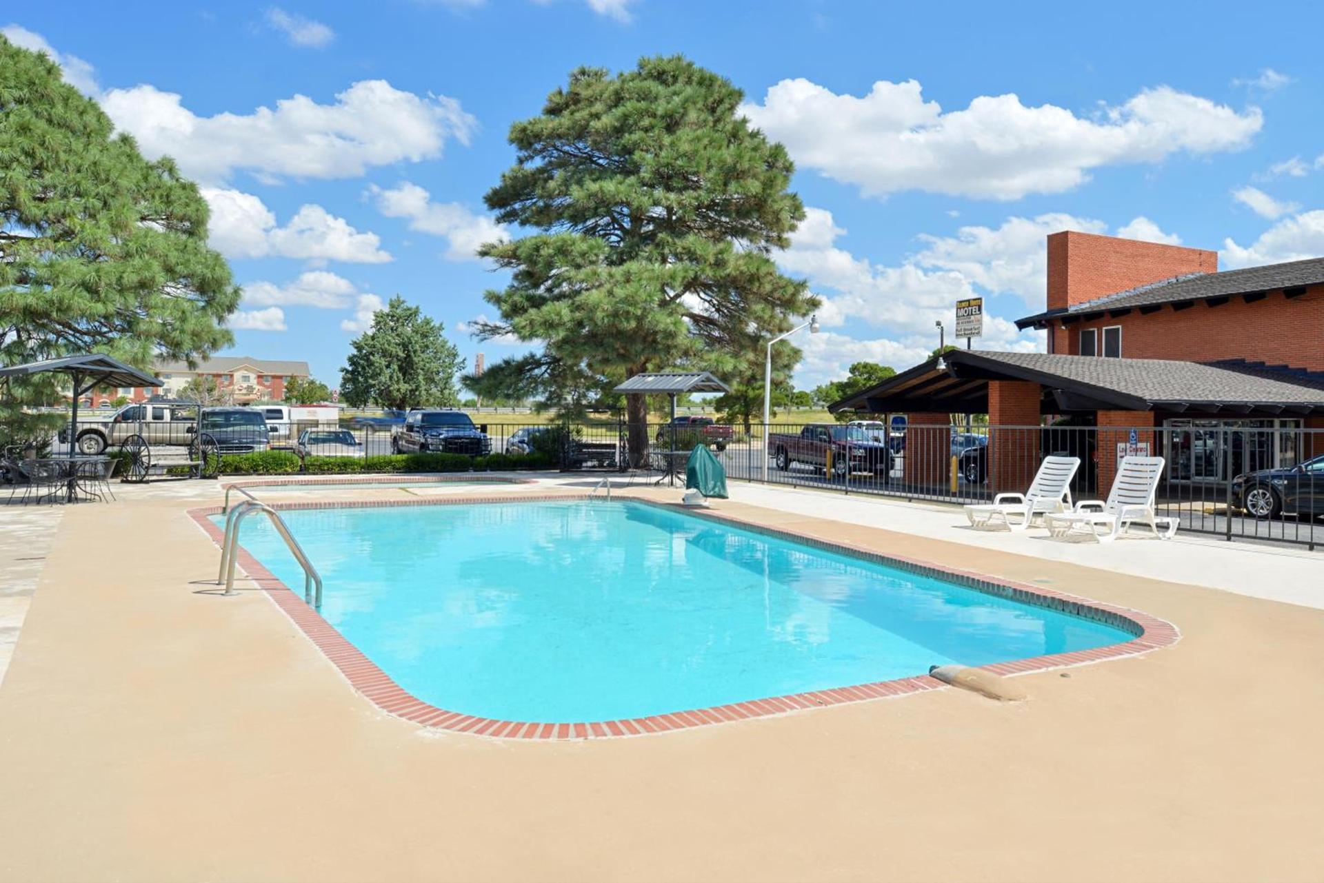 Ranch House Motel photo 8